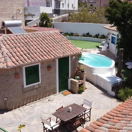 Casitas Del Poeta Hébergement de vacances Buzanada